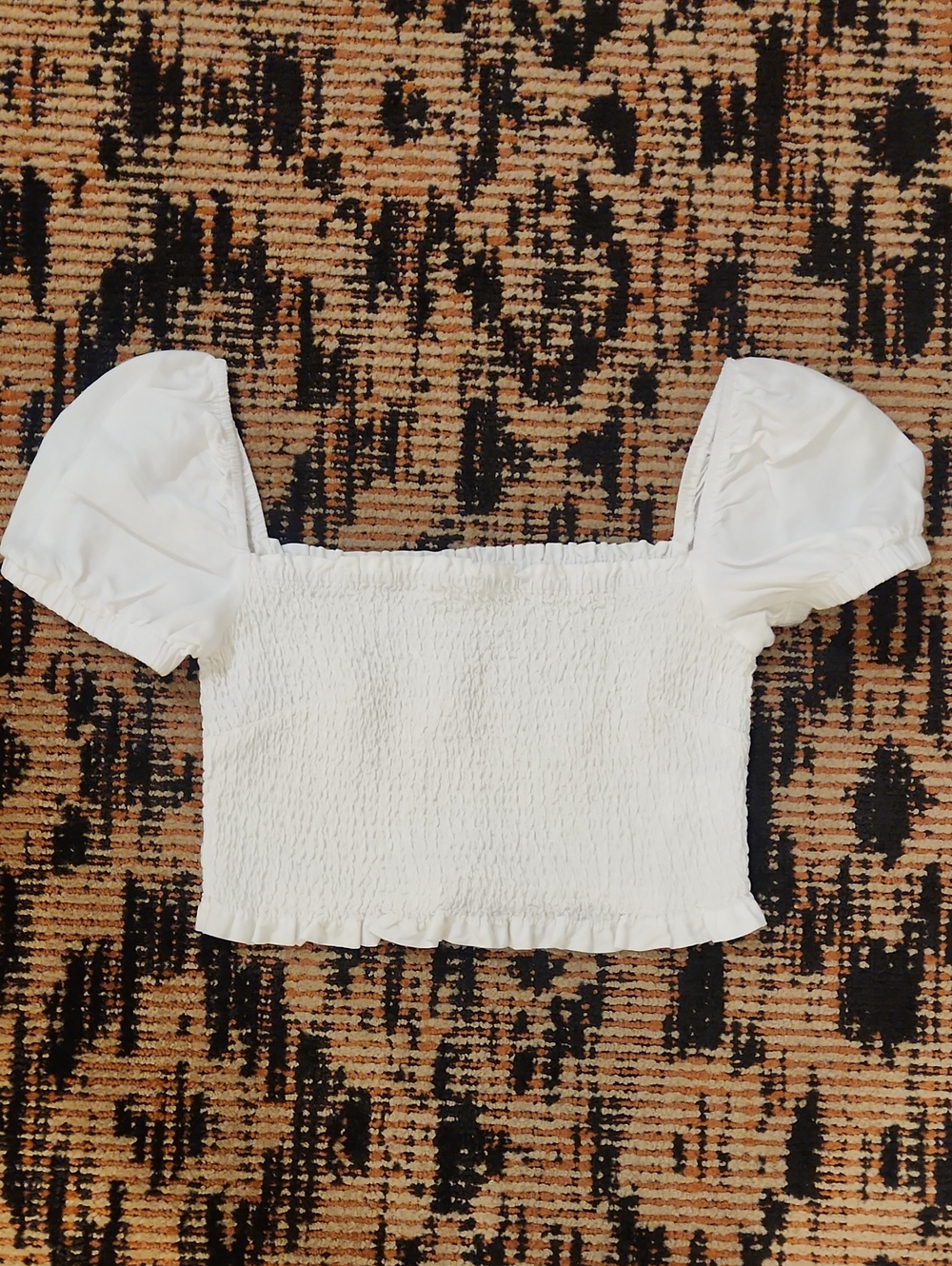 ASTR the Label White Smocked Crop Top L Puff Sleeve Square Neck